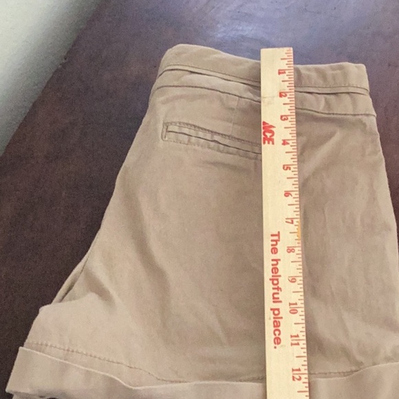 Express Tan Cargo Shorts Relaxed Fit - Picture 5 of 7